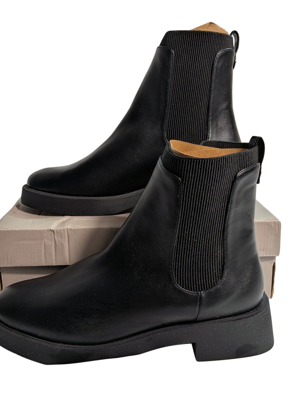 Kenneth Cole Reaction Skyee Chelsea Womens Size 11 Black Pull On Ankle Boots NIB